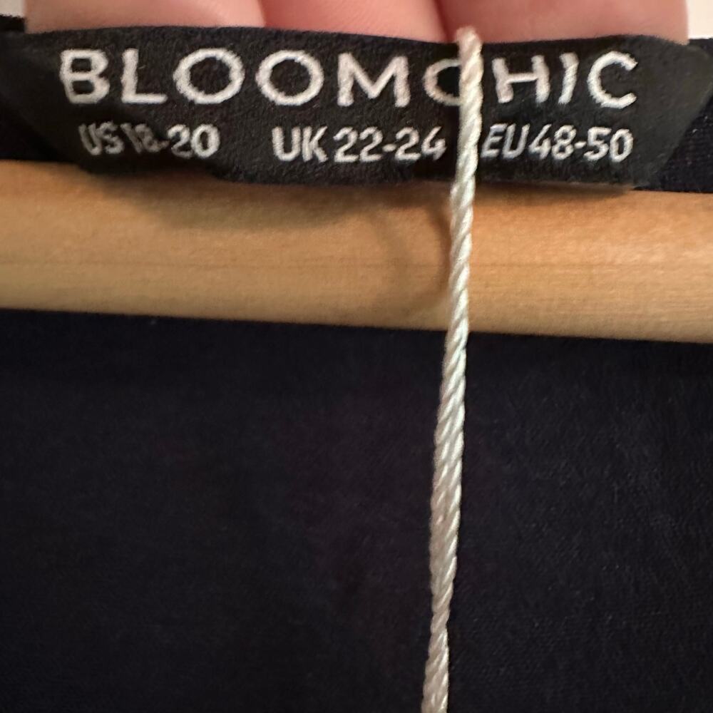 NWT Bloomchic Colorblock Stripe Flutter Sleeve Mi… - image 3